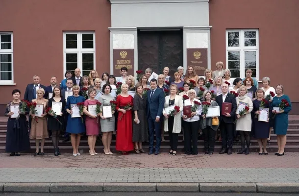 Учителя воспитывают будущее поколение нашей страны