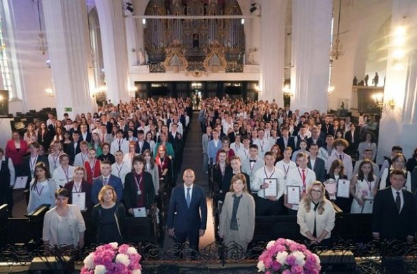 Золотые медалисты Правдинского округа